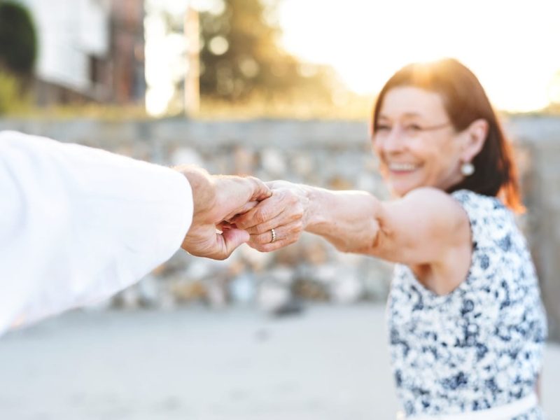 adult-anniversary-care-1449049